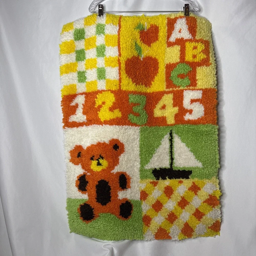 Vtg‎ Latch Hook Rug Baby Nursery Wall Hanging Yarn Art Orange Yellow Bear
